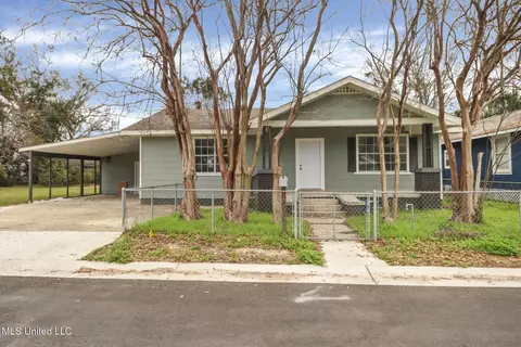 180 Rosetti St, Biloxi, MS 39530