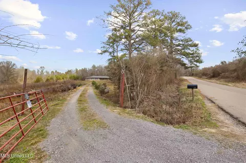 1002 Hillsboro Vfw Rd, Forest, MS 39074 photo 3