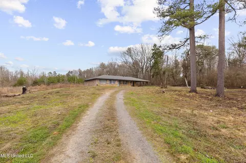 1002 Hillsboro Vfw Rd, Forest, MS 39074 photo 4