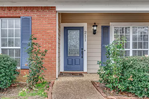 211 Pecan Cir, Brandon, MS 39042 photo 2