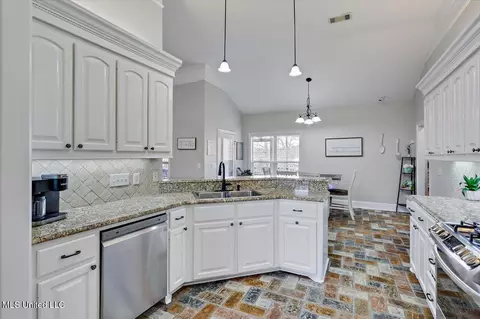 306 Cornerstone Dr, Brandon, MS 39042 photo 13