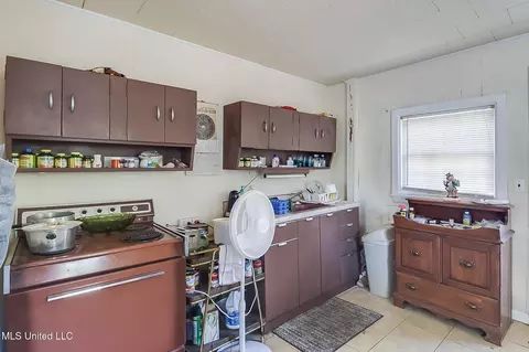 124 S Lang Ave, Long Beach, MS 39560 photo 5