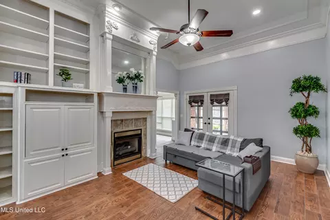 Living - 2005 Old Town Pl, Brandon, MS 39042 photo 1 of 2