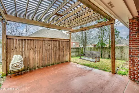Exterior - 2005 Old Town Pl, Brandon, MS 39042 photo 2 of 11