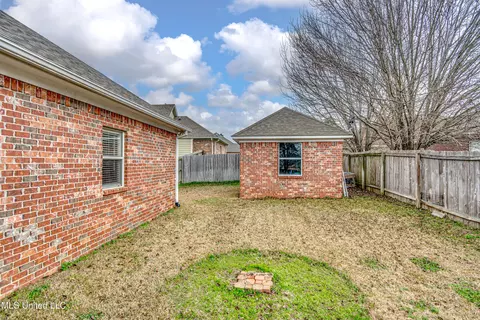 Exterior - 2005 Old Town Pl, Brandon, MS 39042 photo 8 of 11