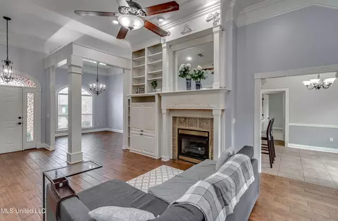 Living - 2005 Old Town Pl, Brandon, MS 39042 photo 2 of 2