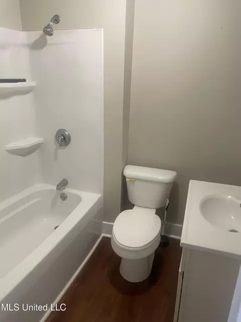 Bath - 403 Madison St, Natchez, MS 39120 photo 1 of 2