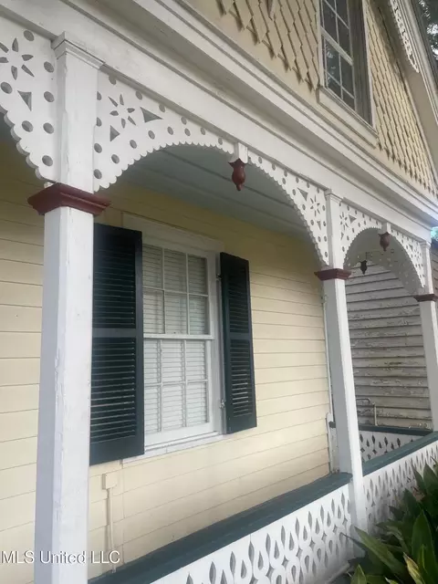 Exterior - 403 Madison St, Natchez, MS 39120 photo 1 of 3