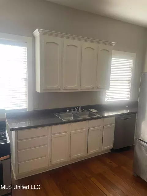 Kitchen - 403 Madison St, Natchez, MS 39120 photo 1 of 1