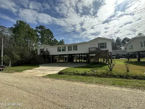 7083 W Issaquena St #7085, Bay Saint Louis, MS 39520