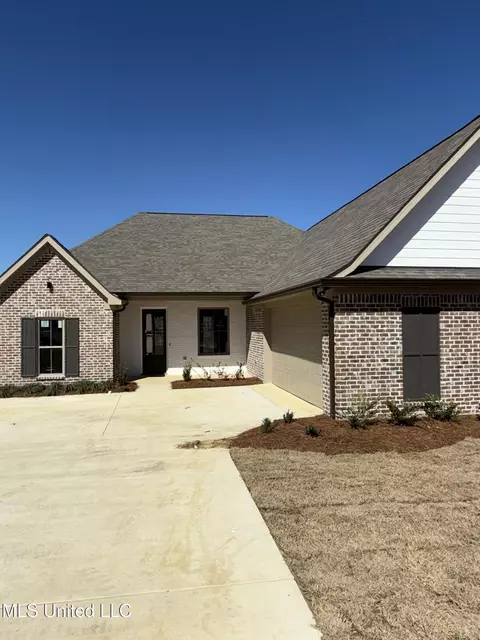 123 Ashby Rdg Dr, Canton, MS 39046