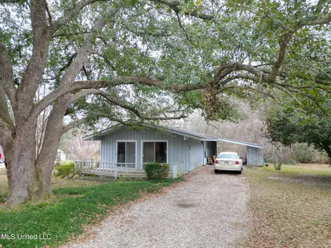 105 Placid Ln, Carriere, MS 39426