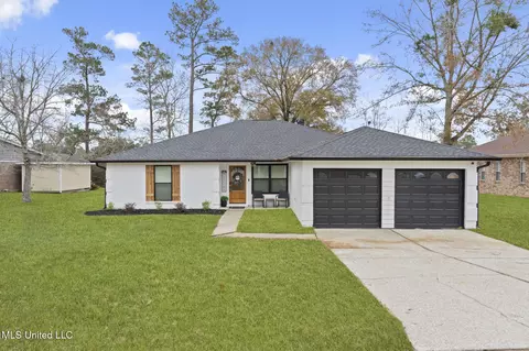 5626 Ahuli Pl, Diamondhead, MS 39525