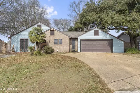 1986 Bayside Dr, Biloxi, MS 39532