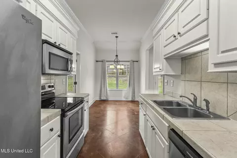 517 Glensview Dr, Brandon, MS 39047 photo 8