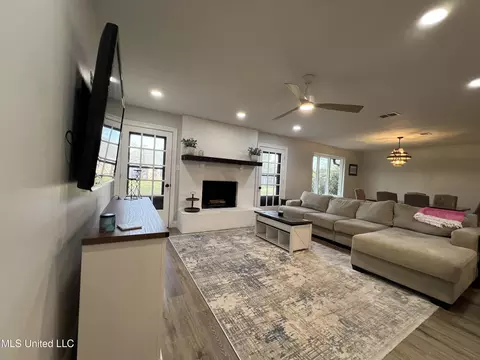 Living - 116 Royal Dr, Long Beach, MS 39560 photo 1 of 2