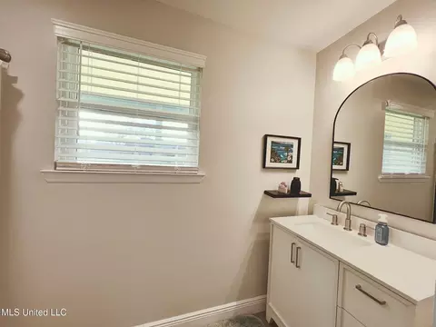 Bath - 116 Royal Dr, Long Beach, MS 39560 photo 2 of 3