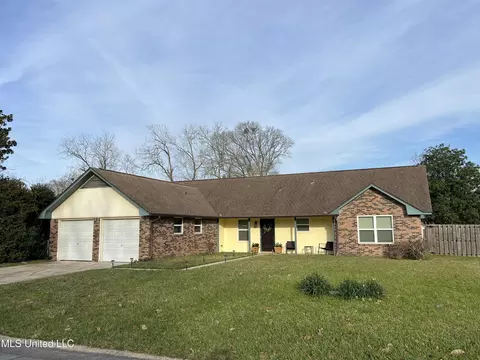 Exterior - 116 Royal Dr, Long Beach, MS 39560 photo 2 of 5