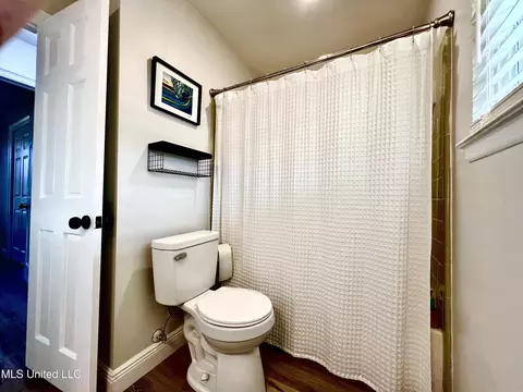 Bath - 116 Royal Dr, Long Beach, MS 39560 photo 3 of 3