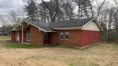 Exterior - 922 Linden Dr, Kosciusko, MS 39090 photo 1 of 2