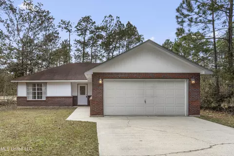 1005 Oak St, Ocean Springs, MS 39564