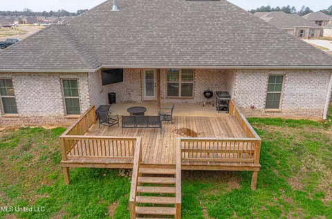 222 Chartleigh Cir, Canton, MS 39046 photo 4