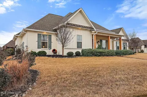 Exterior - 513 Forest Glen Ln, Brandon, MS 39047 photo 2 of 11