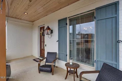 Exterior - 513 Forest Glen Ln, Brandon, MS 39047 photo 5 of 11