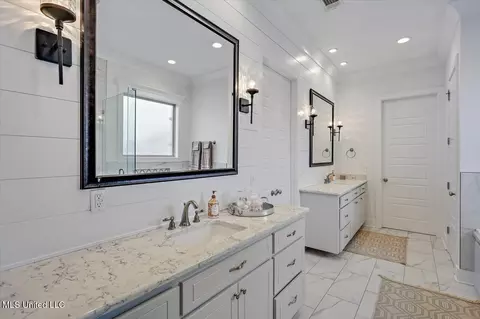 Bath - 513 Forest Glen Ln, Brandon, MS 39047 photo 2 of 5