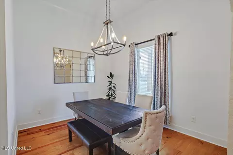 Dining - 513 Forest Glen Ln, Brandon, MS 39047 photo 2 of 3