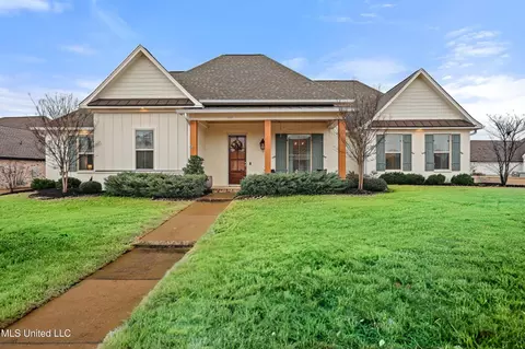 513 Forest Glen Ln, Brandon, MS 39047