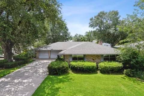 786 Maui Pl, Diamondhead, MS 39525