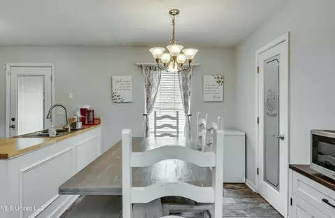 Dining - 749 Sandy Ln, Pearl, MS 39208 photo 3 of 3