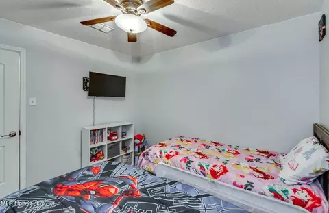 Bedroom - 749 Sandy Ln, Pearl, MS 39208 photo 8 of 8