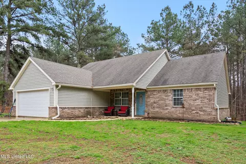90 Morning Sun Dr, Byhalia, MS 38611