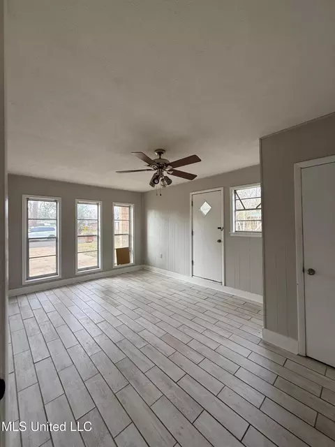 134 Gandy Cir, Long Beach, MS 39560 photo 2