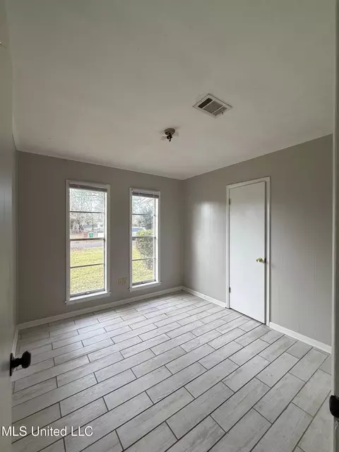 134 Gandy Cir, Long Beach, MS 39560 photo 3