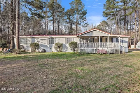 1840 Thigpen Rd, Raymond, MS 39154
