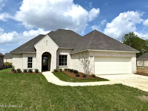 402 Butternut Dr, Canton, MS 39046