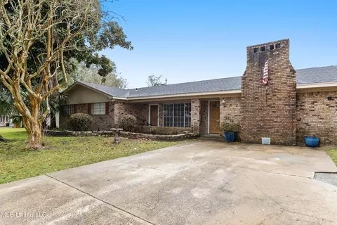 2079 Trailwood Dr, Biloxi, MS 39532