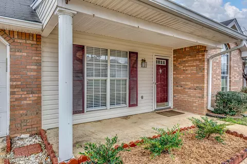 Exterior - 126 Windchase Dr, Brandon, MS 39042 photo 3 of 12