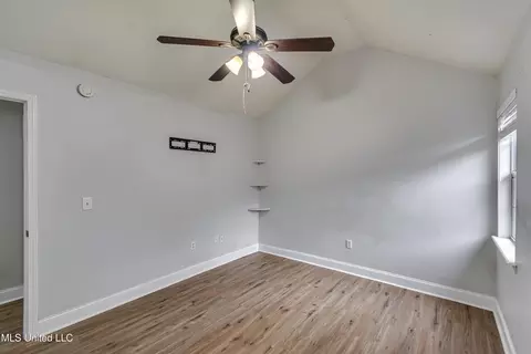 Bedroom - 126 Windchase Dr, Brandon, MS 39042 photo 5 of 7