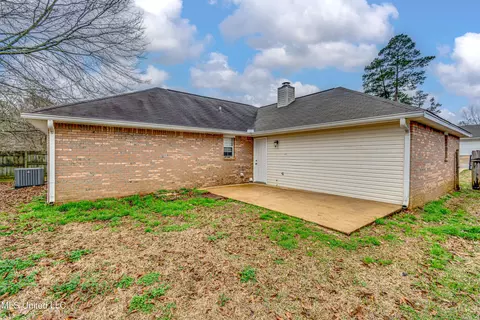 Exterior - 126 Windchase Dr, Brandon, MS 39042 photo 4 of 12