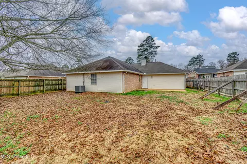 Exterior - 126 Windchase Dr, Brandon, MS 39042 photo 9 of 12