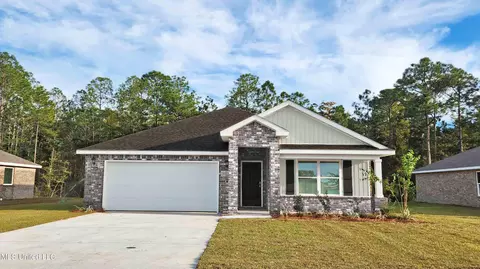 127 Mill Ct, Lucedale, MS 39452