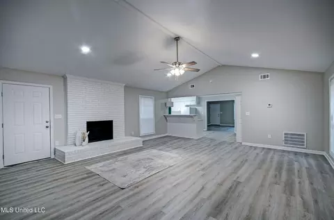 219 One Park Pl, Jackson, MS 39212 photo 9