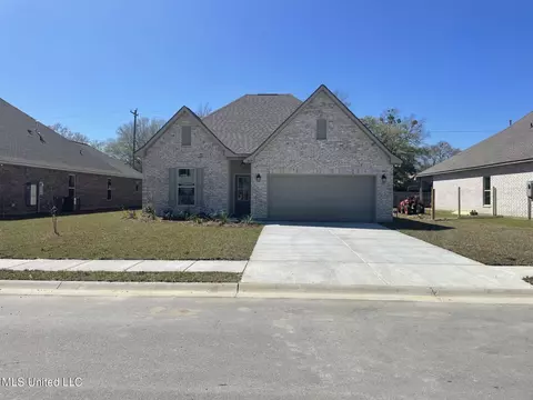 829 Ahoy Dr, Biloxi, MS 39532
