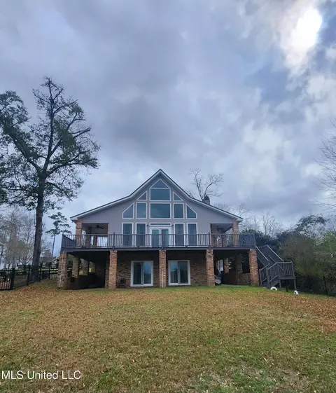 1304 E Lakeshore Dr, Carriere, MS 39426