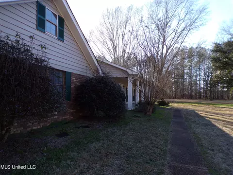 Exterior - 1513 Old Hwy 80, Forest, MS 39074 photo 25 of 33