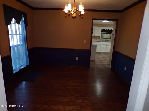 Dining - 1513 Old Hwy 80, Forest, MS 39074 photo 2 of 3